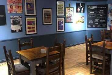 هتل The Holroyd Arms
