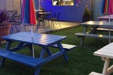 هتل The Holroyd Arms