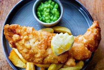 هتل The Okeover Arms