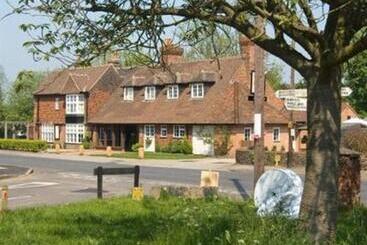 هتل The Percy Arms
