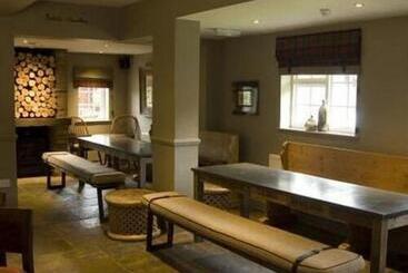 هتل The Percy Arms