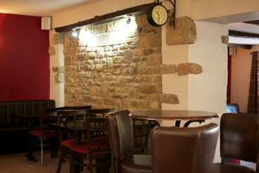 هتل The Three Horseshoes
