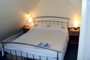 هتل Three Horseshoes Inn