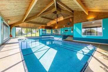 فندق Waveney Inn &