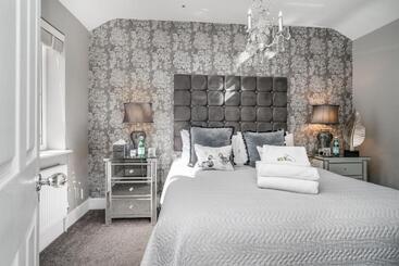 Newmarket Boutique Apartments