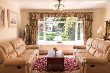 پانسیون Elerkey Guest House