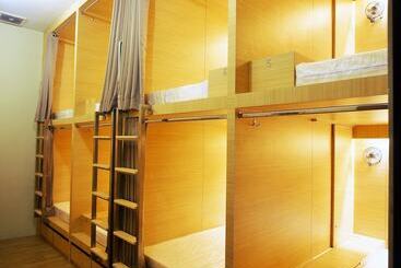 The Packer Lodge   Hostel