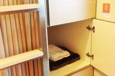 The Packer Lodge   Hostel