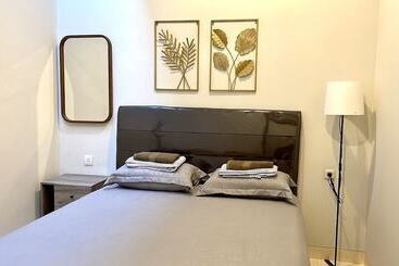The Packer Lodge   Hostel