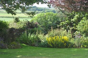 Tregaddra Farm B&b
