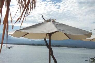 هتل Star Bar And Bungalows