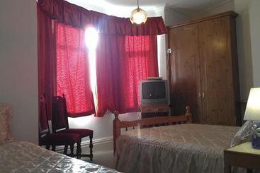Ash Hotel B&b
