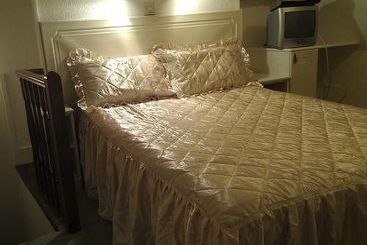 Ash Hotel B&b