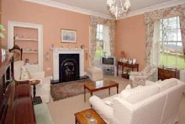 تختخواب و صبحانه East Horton Farmhouse