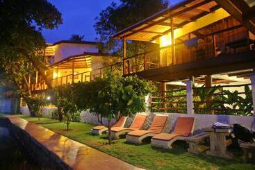 Boca Olas Resort Villas