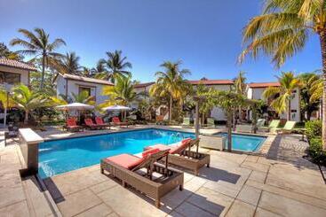 Boca Olas Resort Villas