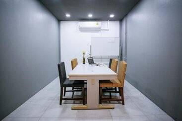 D Well Hostel