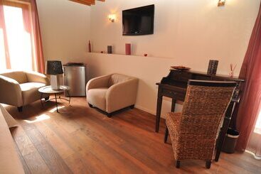 مسافرخانه Restaurant & Rooms Cabrit