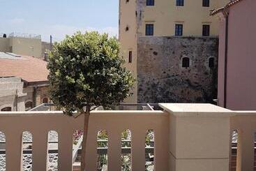 هتل Ambassadors Residence Boutique