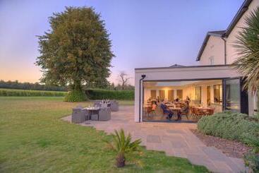 هتل Denbies Vineyard