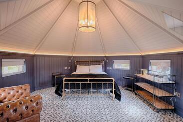 هتل Enterkine Country House Resort