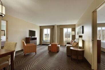 هتل Homewood Suites By Hilton Kalamazooportage