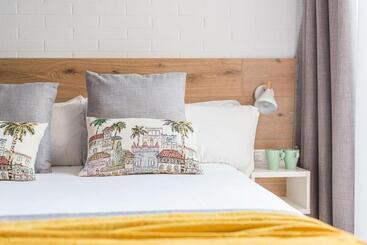 هتل Bypillow House
