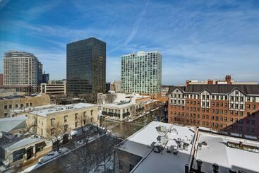 هتل Hyatt House Chicago/evanston