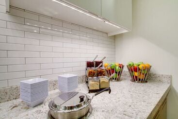 هتل Hyatt House Chicago/evanston