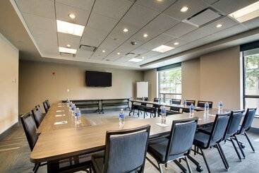 هتل Hyatt House Chicago/evanston