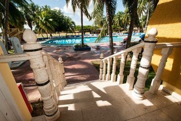هتل Villa Bayamo