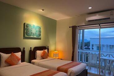 هتل Krabi Front Bay Resort