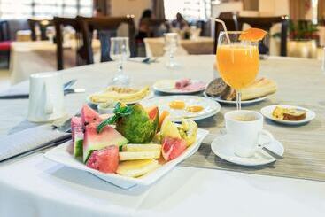 هتل Mercure Cayenne Royal Amazonia