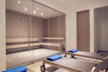 هتل Mercure Santa Marta Emile