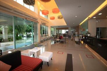 Phavina Hotel Rayong Sha Extra Plus