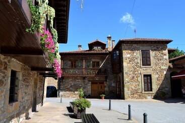 هتل Termas De Liérganes
