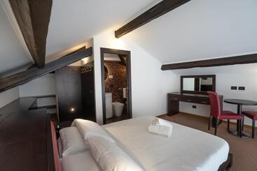 هتل Villa Eva Beach