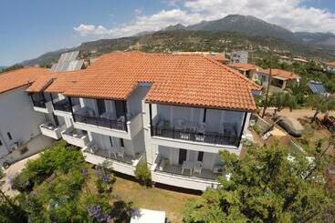 Kleopatra Traditional Hotel Apartments