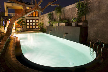 Lokal Hotel & Restaurant