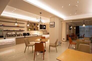 هتل City Comfort Inn Enshi Wuyangba