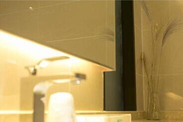 هتل City Comfort Inn Xinfeng High Speed Railway West Station Yingbin Avenue
