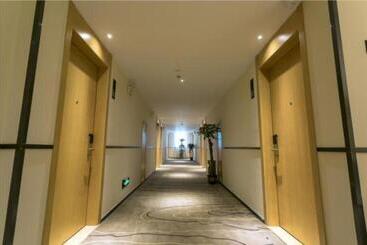 هتل City Comfort Inn Xinfeng High Speed Railway West Station Yingbin Avenue