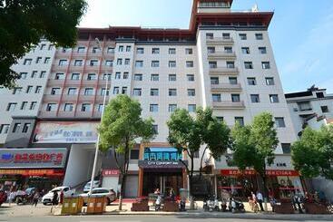 هتل City Comfort Inn Shiyan Wudang Mountain