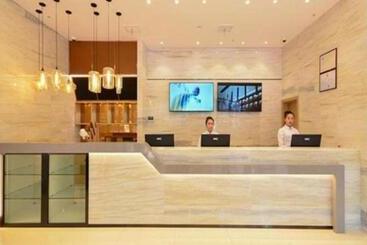 هتل City Comfort Inn Shiyan Wudang Mountain