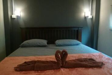پانسیون Cashew Nut Bungalow, Ko Mook