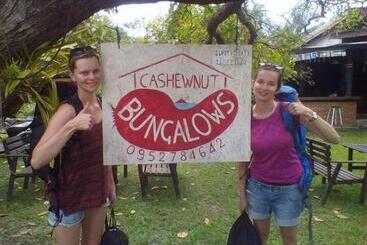 پانسیون Cashew Nut Bungalow, Ko Mook