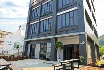 هتل House16