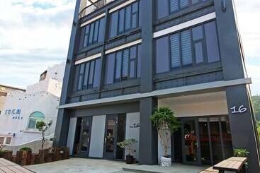 هتل House16