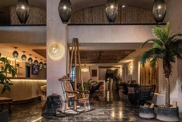 هتل Indigo Inn Casa Adults Only