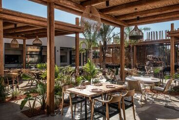 هتل Indigo Inn Casa Adults Only